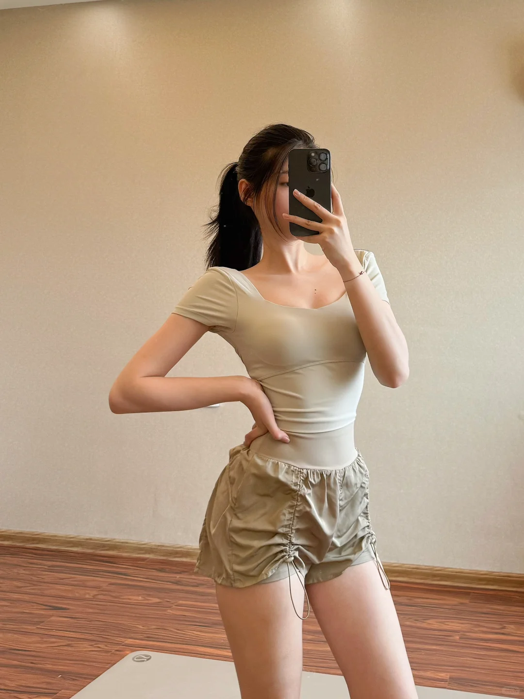 一周瑜伽look合集?