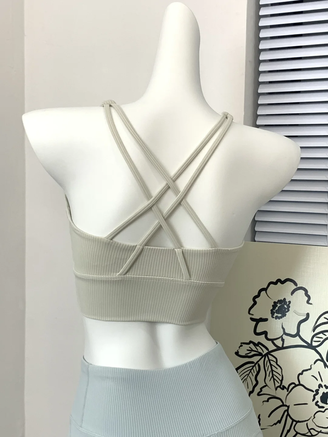 被问爆? 这组运动穿搭谁穿谁好看 才20+?