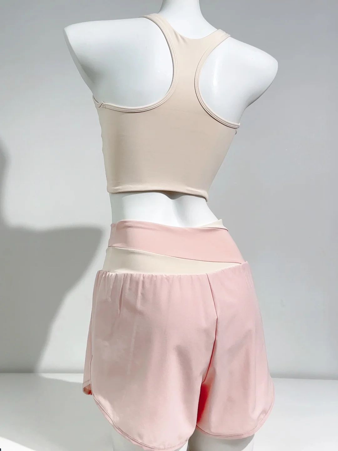 ?是可可爱爱的粉色瑜伽服呀～49?买了一套！