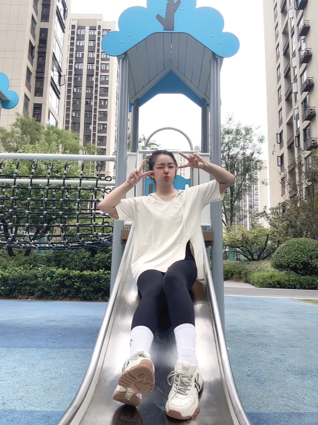 充分享受夏天?穿瑜伽服出门喽~