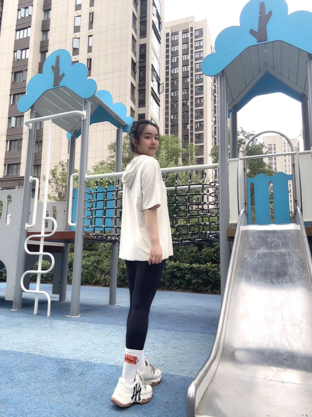 充分享受夏天?穿瑜伽服出门喽~