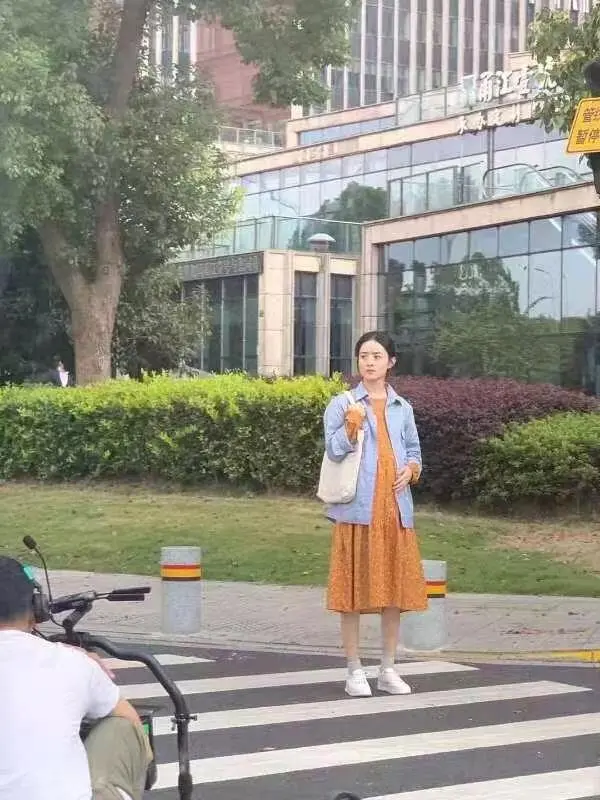 我嘞个…赵丽颖现实就这样啊？？？