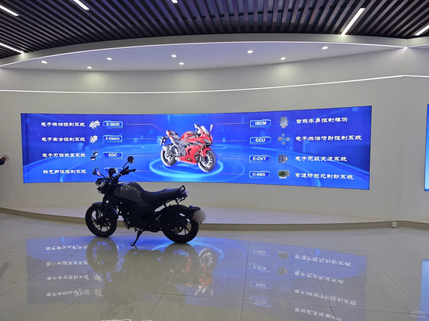 谁懂设计师作品展出的那一刻成就感嘿嘿嘿