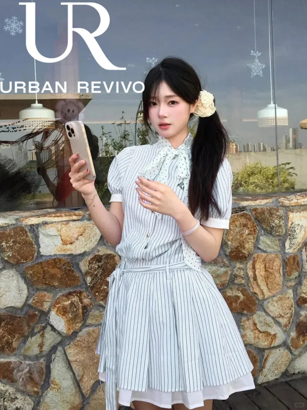 :旅行必备!这条条纹裙装下整个夏天?