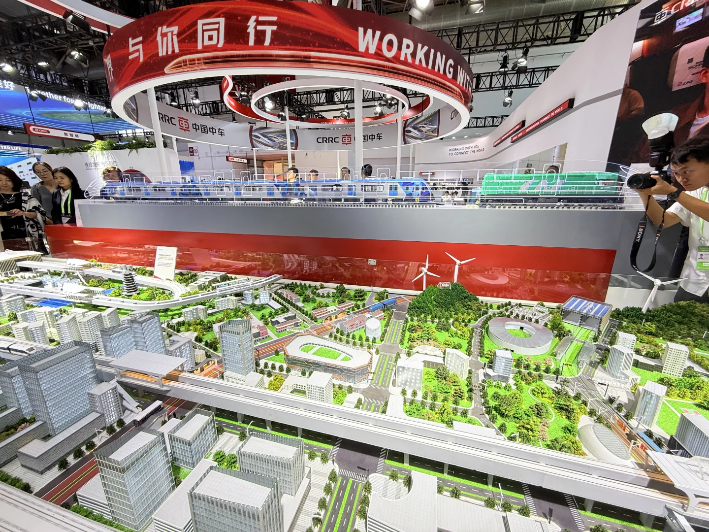 走进标杆企业 | 充分探访链博会