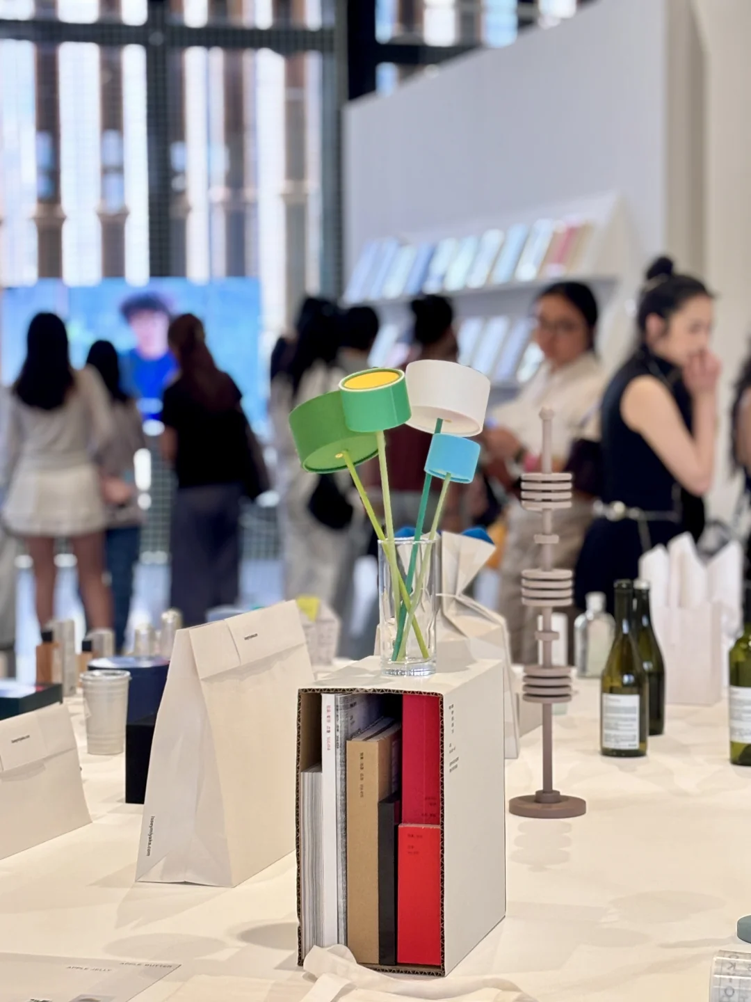 ?上海| “一天世界”日本平面设计展