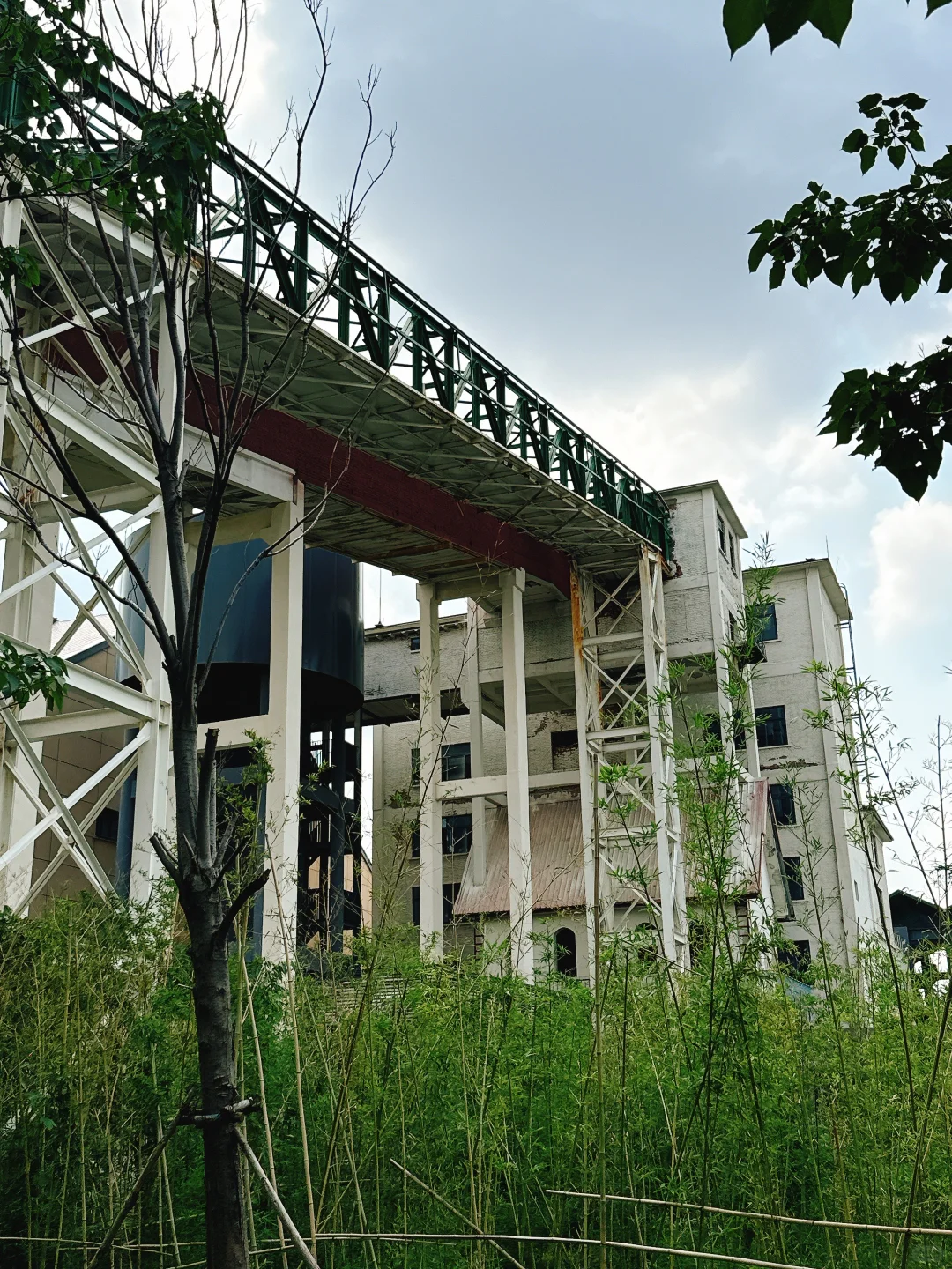 沧州工厂硬朗风网红地：大化工业遗存文化区