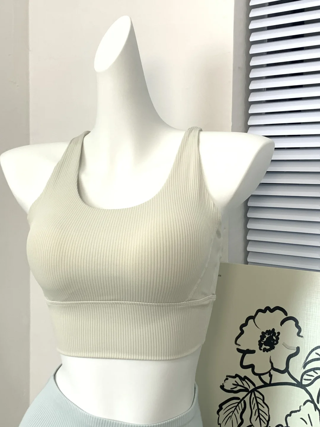 被问爆? 这组运动穿搭谁穿谁好看 才20+?