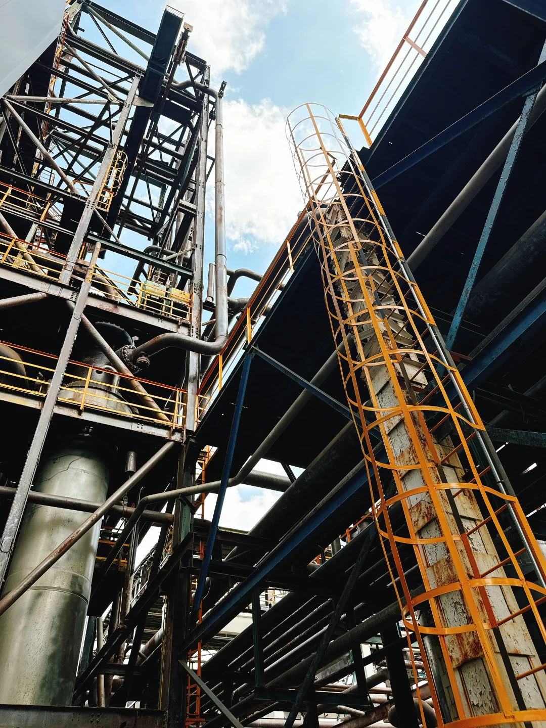 沧州工厂硬朗风网红地：大化工业遗存文化区