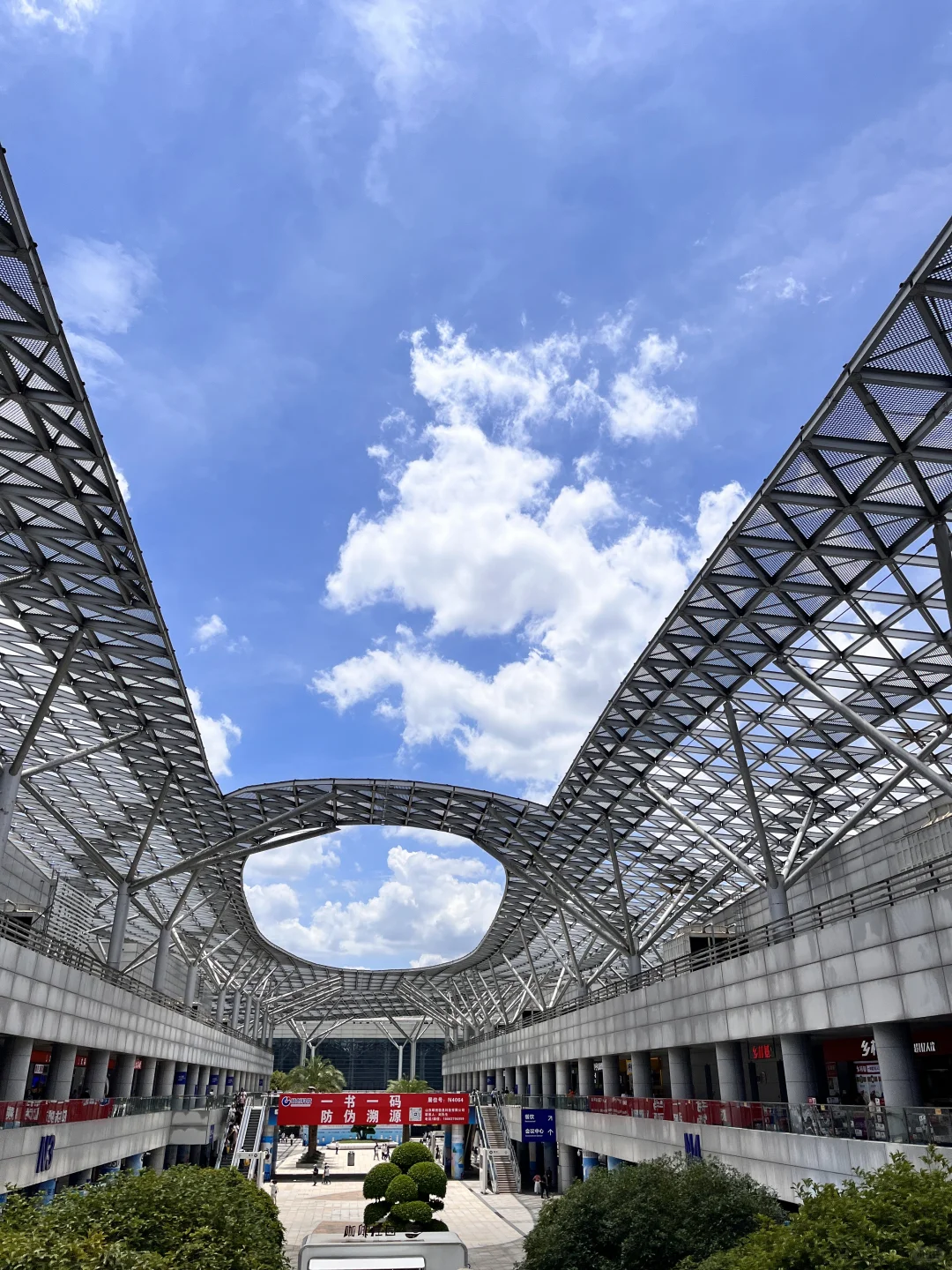 33届重庆书博会“捡漏”:新书旧书文创全拿下