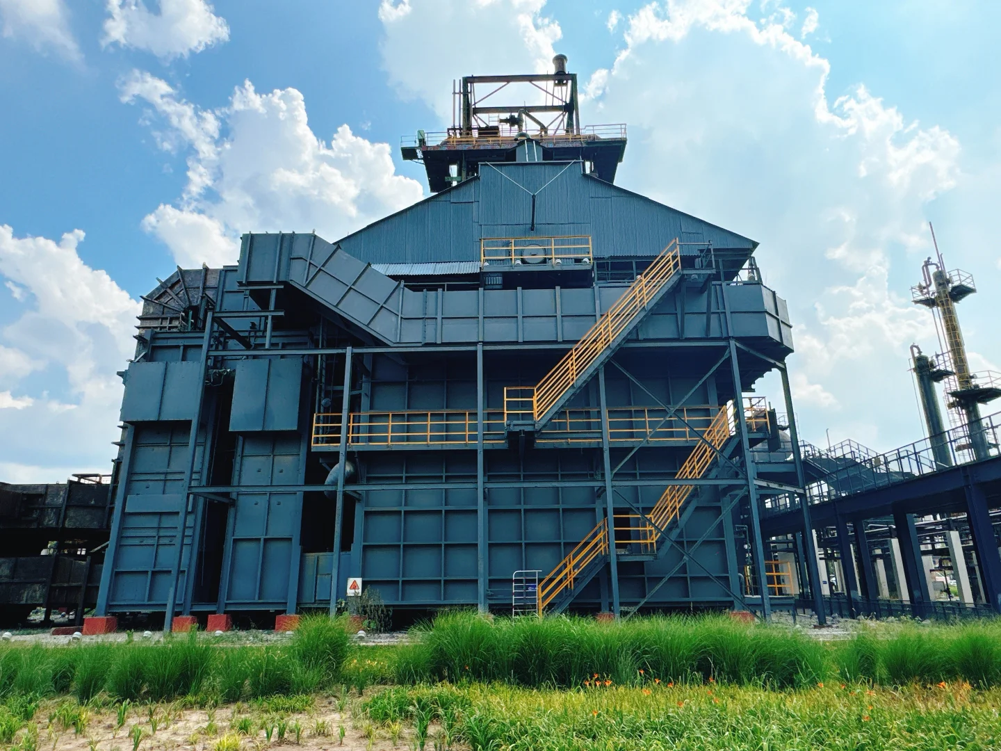 沧州工厂硬朗风网红地：大化工业遗存文化区