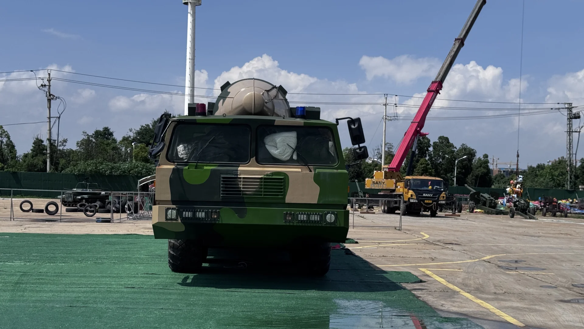 今天误入一个神秘地方，居然有大杀器