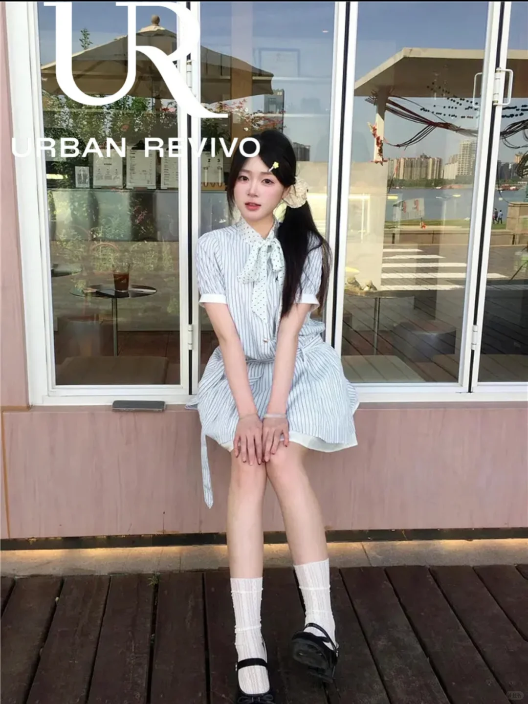 :旅行必备!这条条纹裙装下整个夏天?