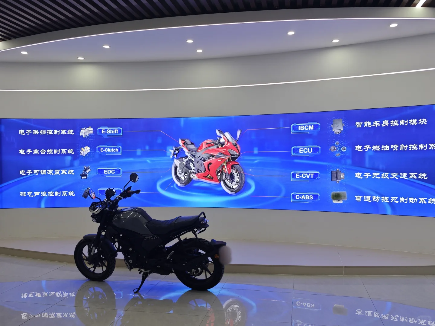 谁懂设计师作品展出的那一刻成就感嘿嘿嘿