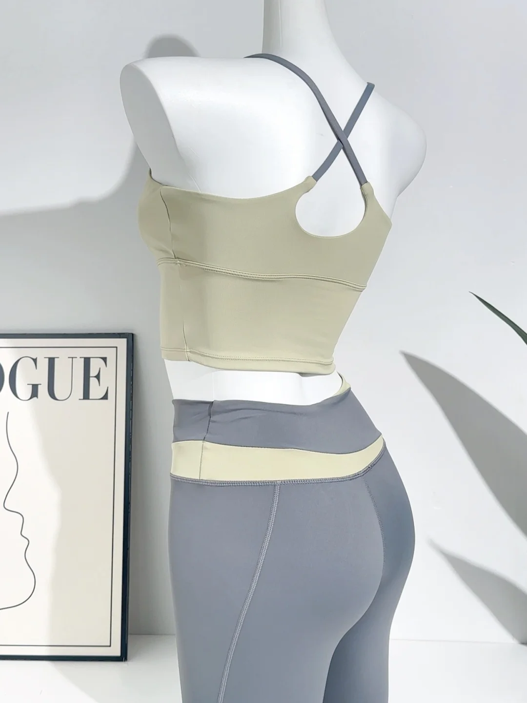 ?瑜伽人必备！多巴胺吊带背心！才23?