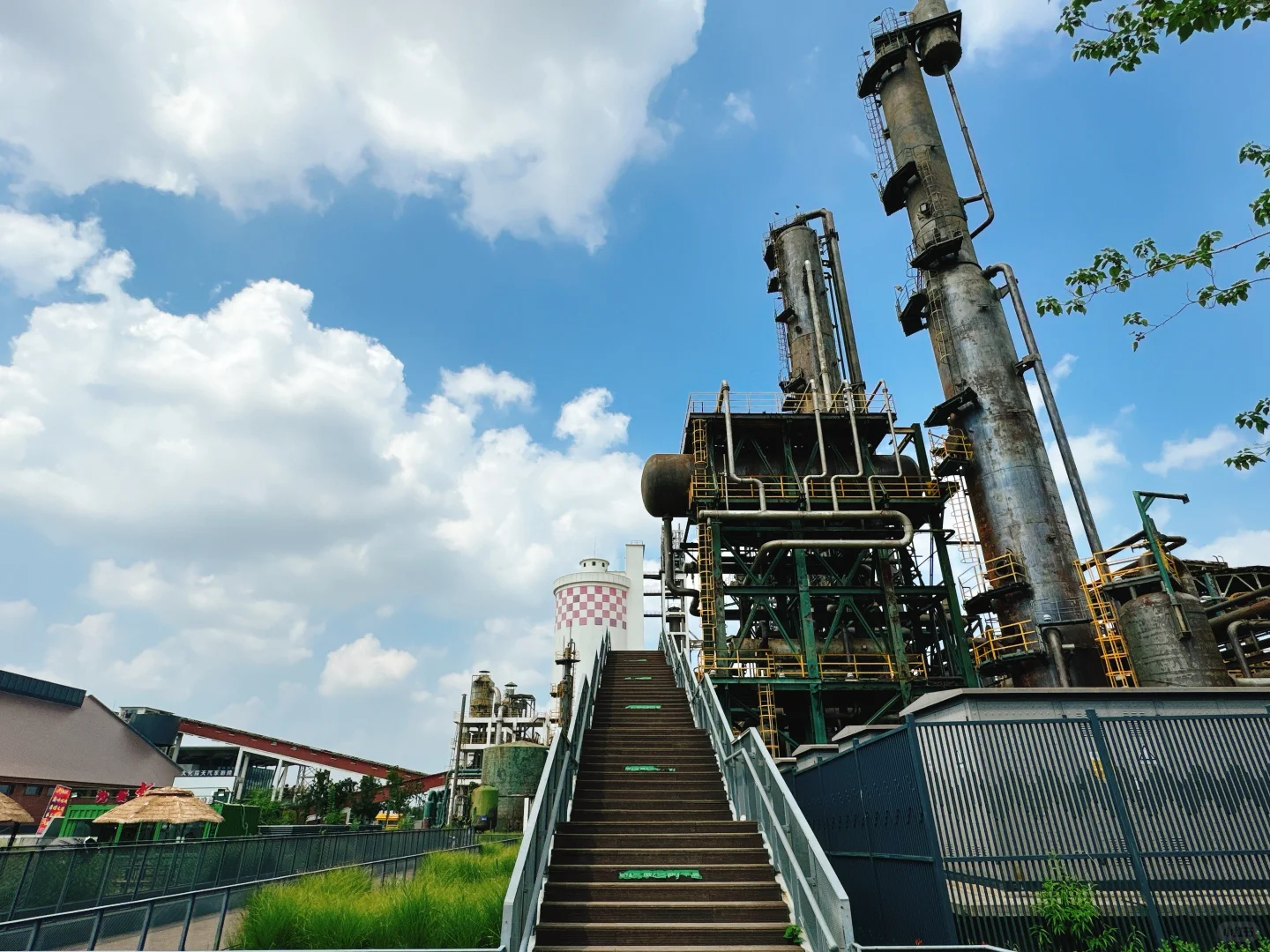 沧州工厂硬朗风网红地：大化工业遗存文化区