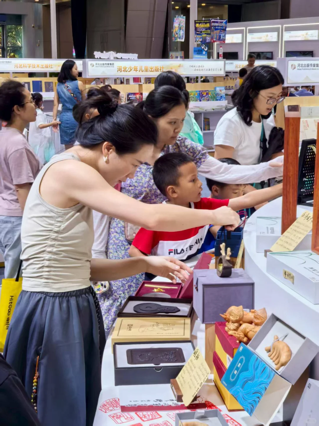 新汇文在重庆国博中心杀疯了!