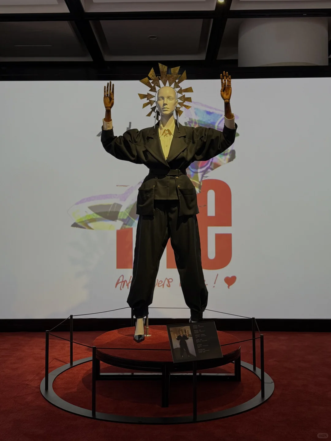 Vivienne Westwood 她和她的珠寶展