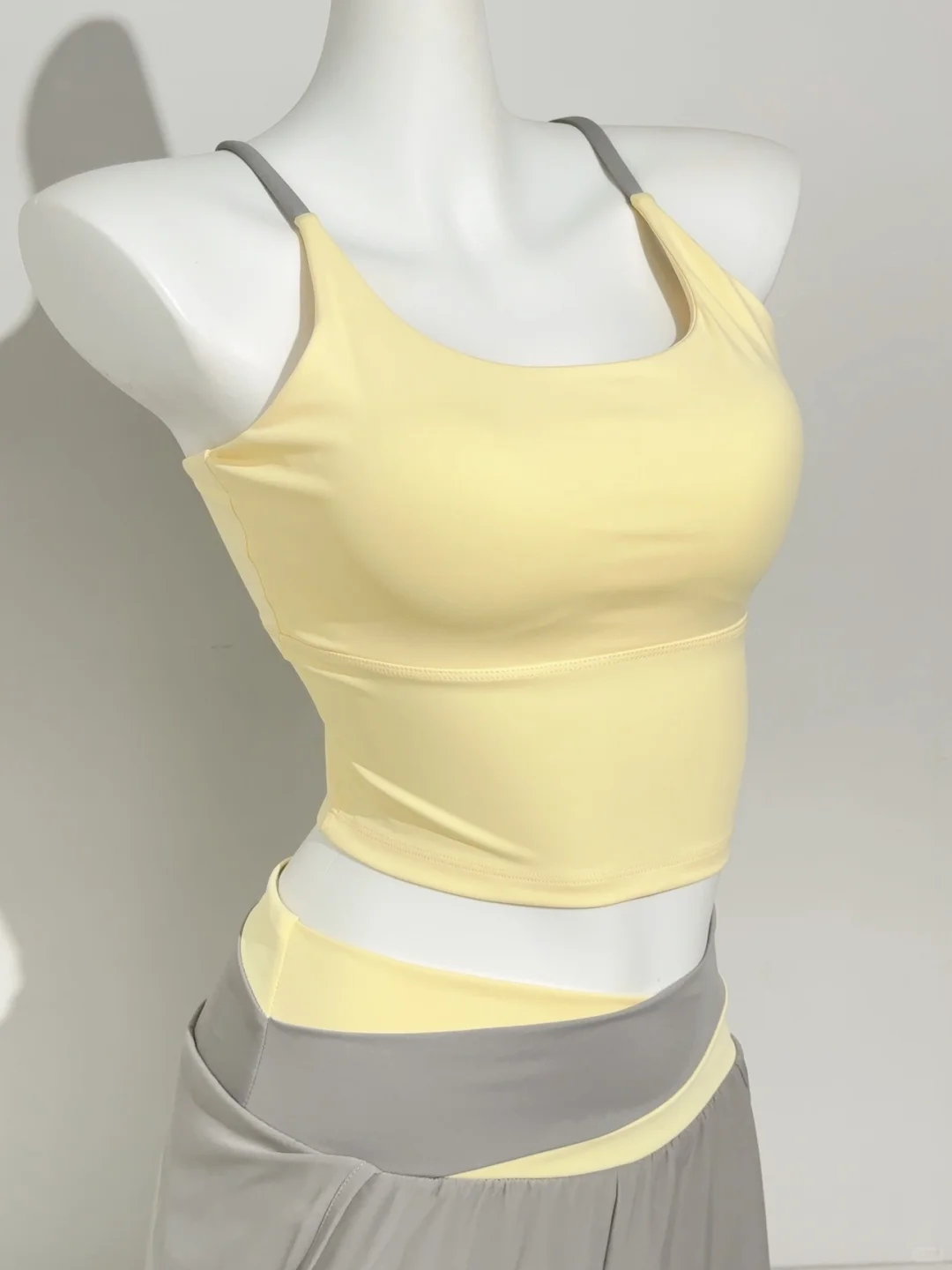 ?瑜伽人必备！多巴胺吊带背心！才23?