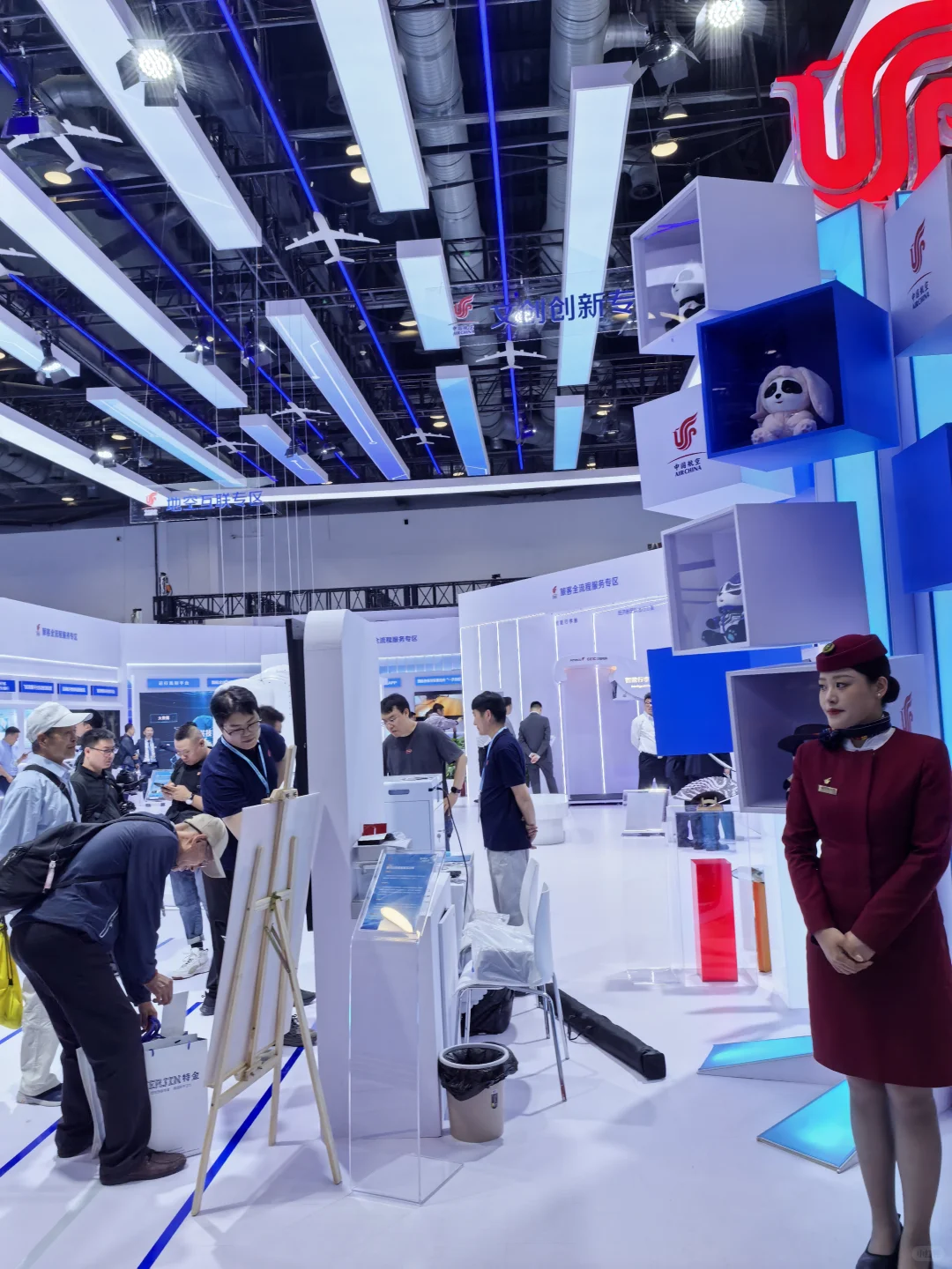 国航来民航科教成果展啦！