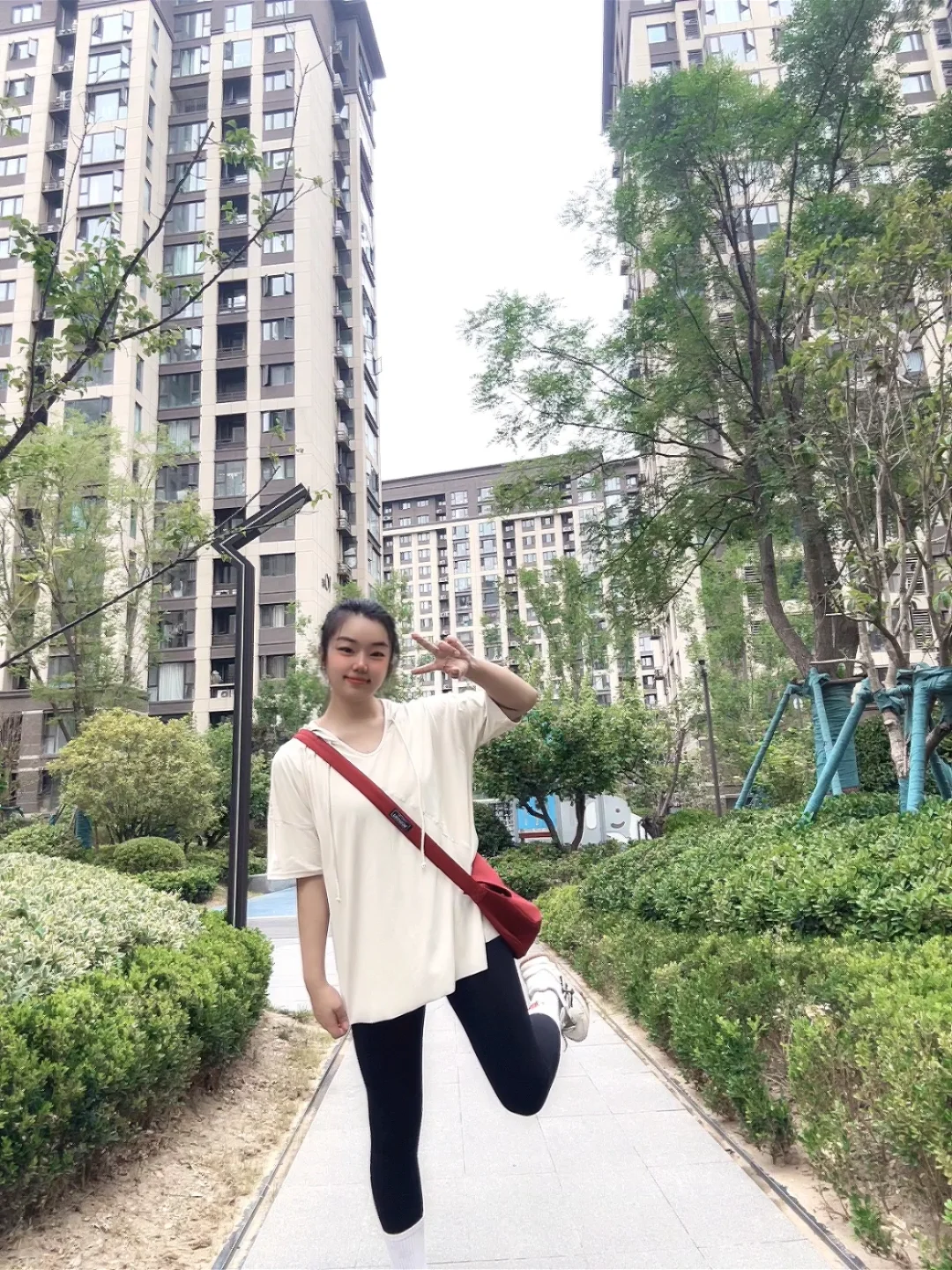 充分享受夏天?穿瑜伽服出门喽~