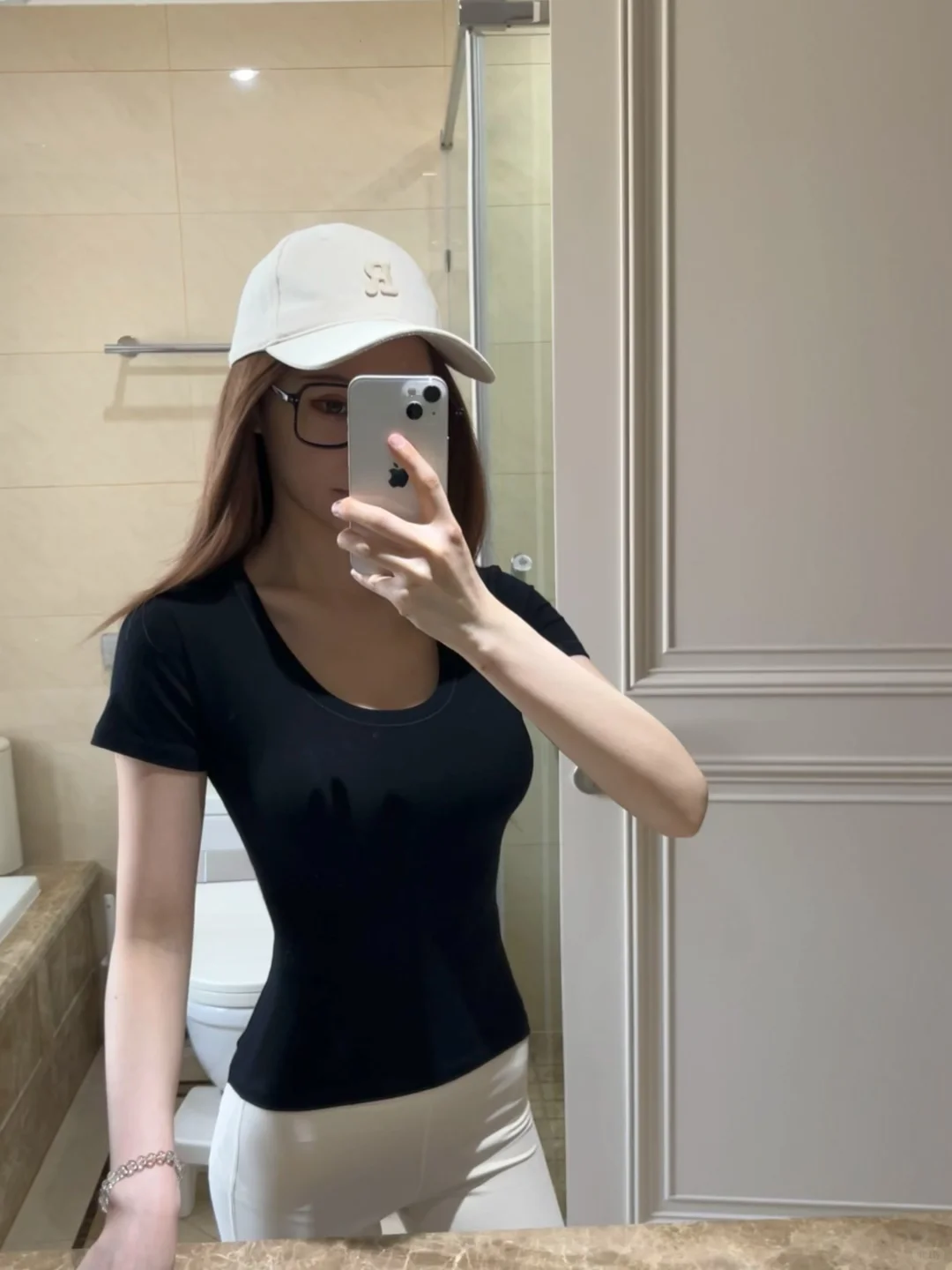 绝了…skims穿上直接韩漫身材…