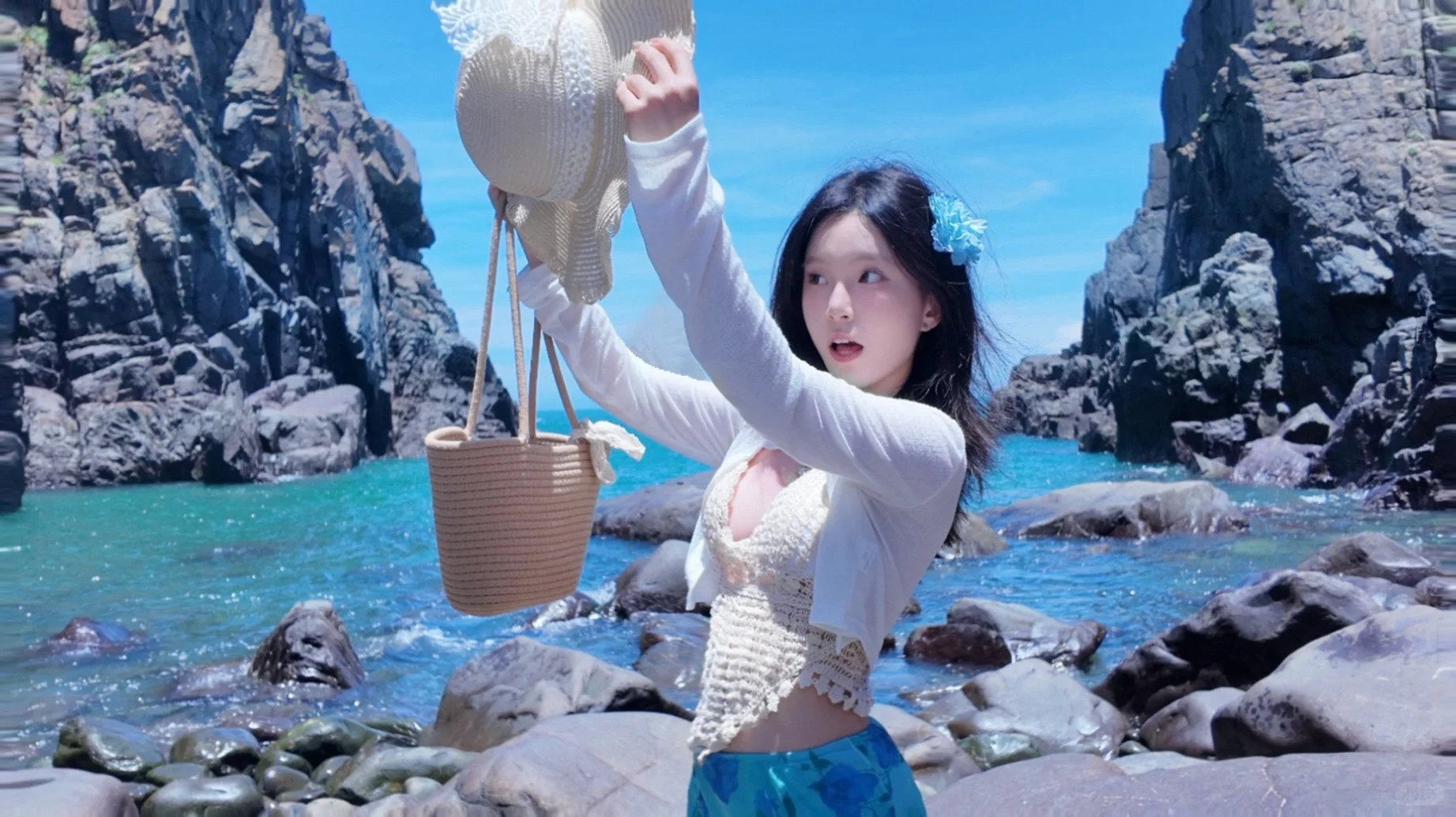 这一套也太适合在海边穿啦