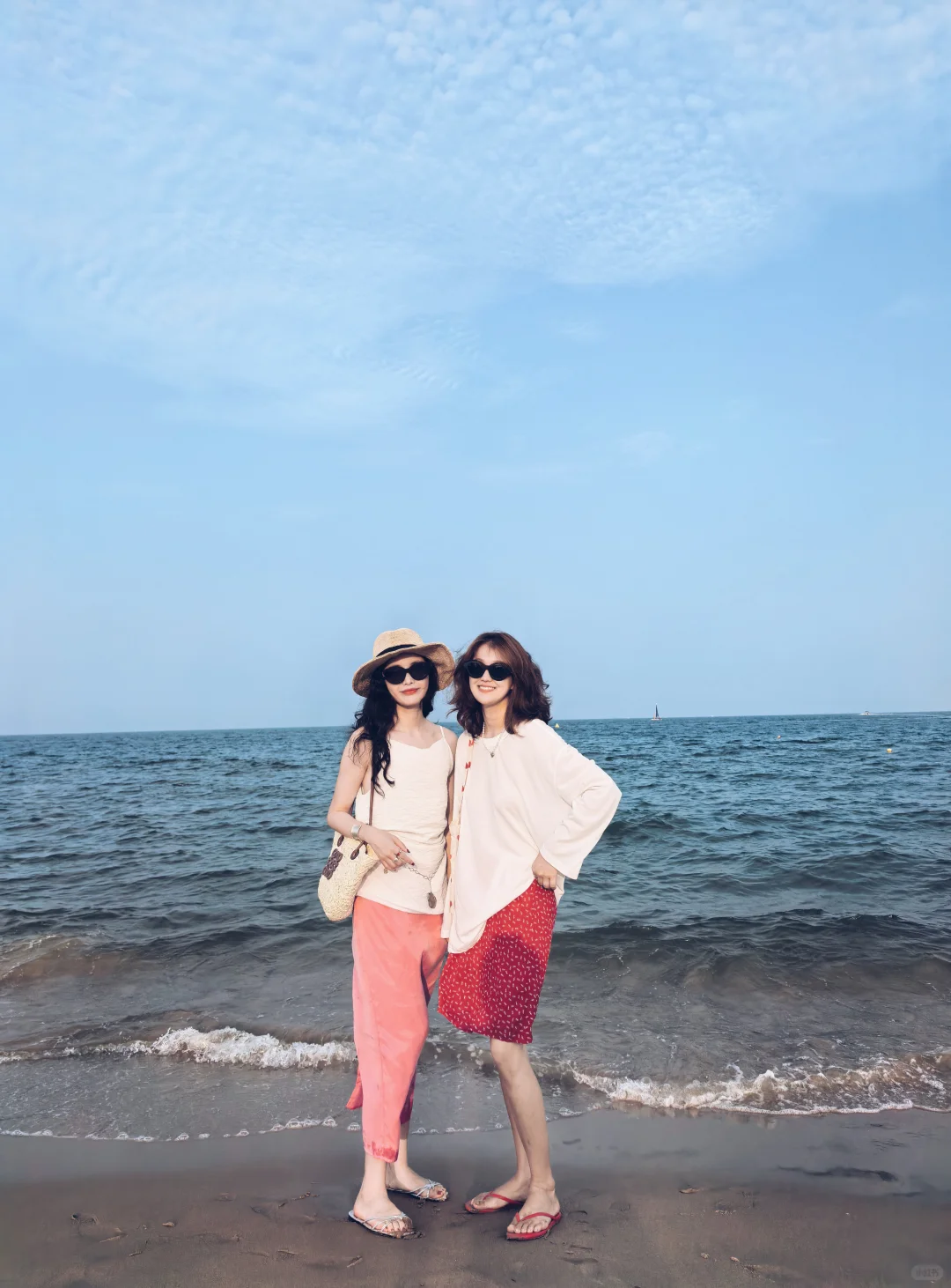和闺蜜海边穿搭18图?