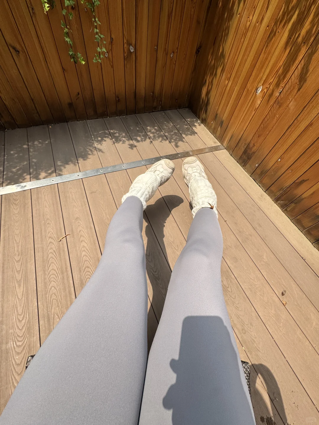 又是穿瑜伽裤出门的一天