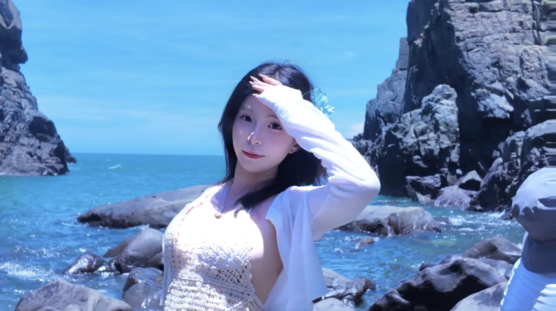 这一套也太适合在海边穿啦