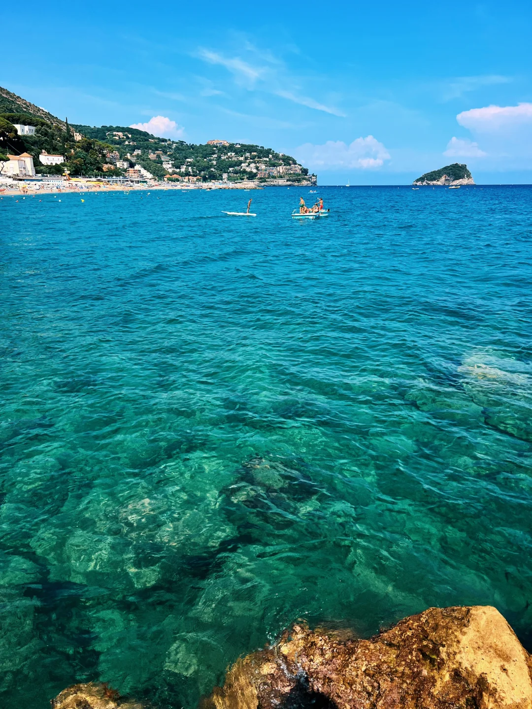 44岁小姐姐晒个肉感身材