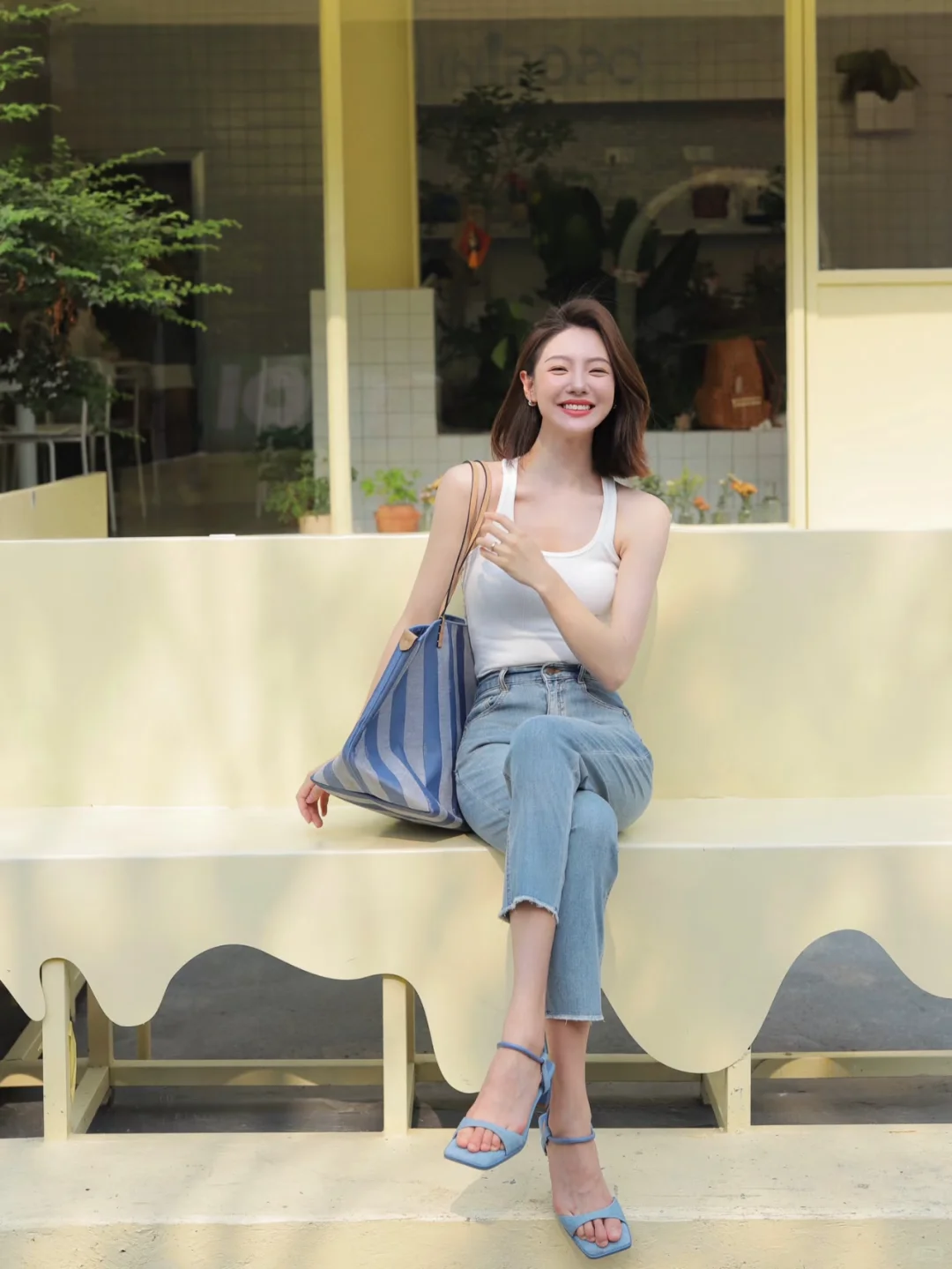 背心+牛仔裤9个绝杀姿势，亲测显瘦10斤！