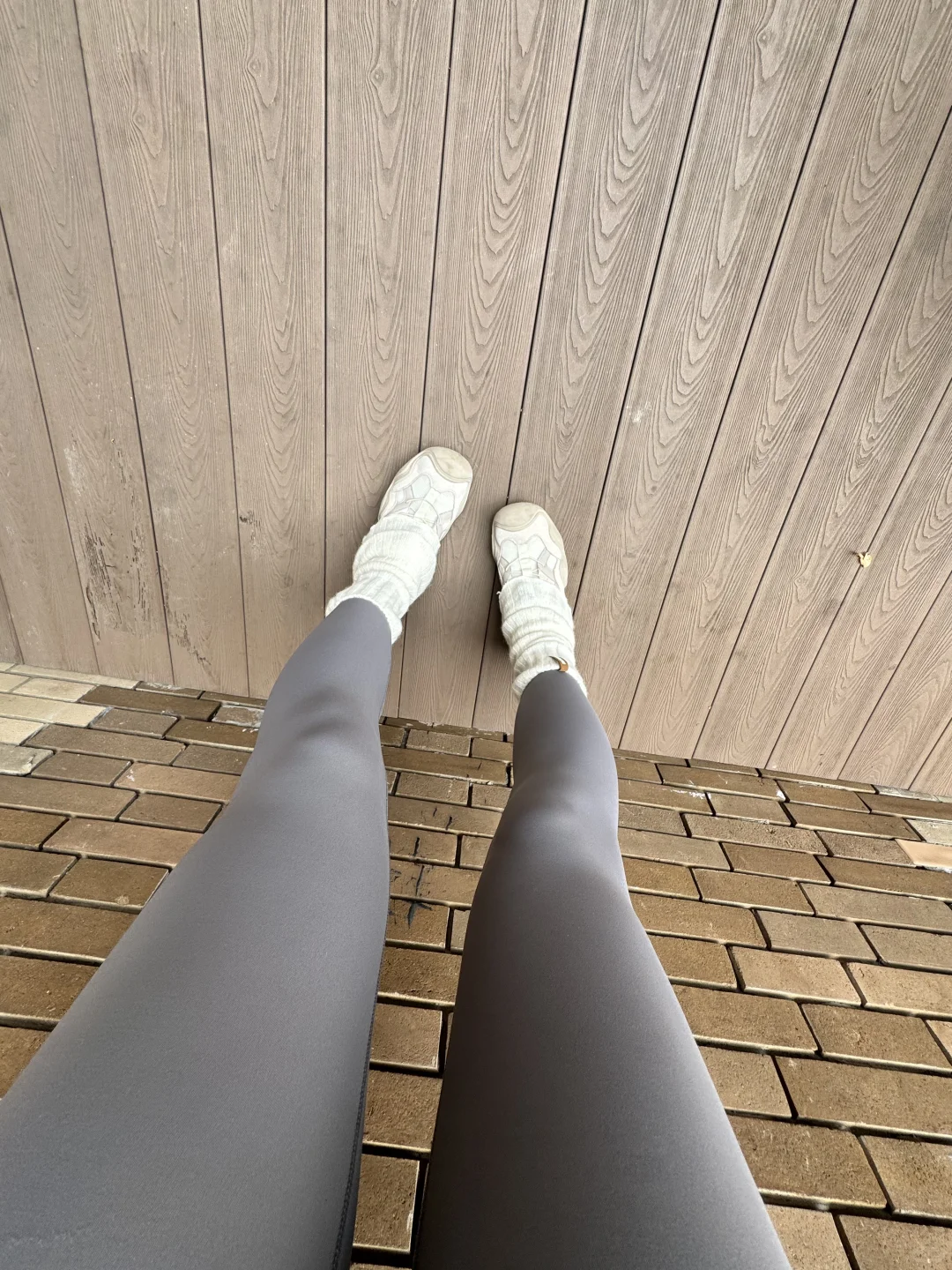 又是穿瑜伽裤出门的一天