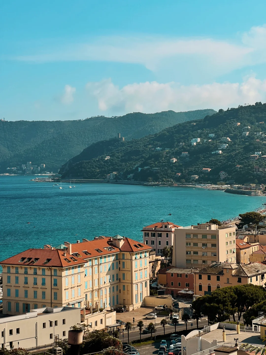 44岁小姐姐晒个肉感身材