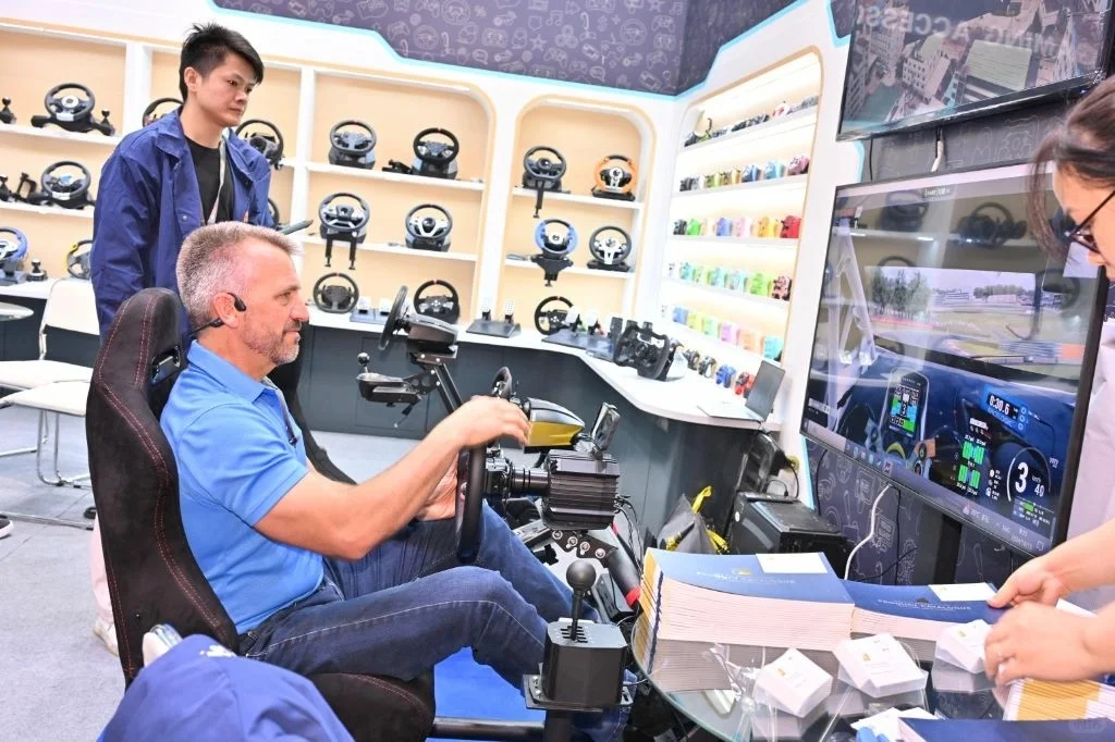 来康康2024年香港秋季电子展的现场花絮吧