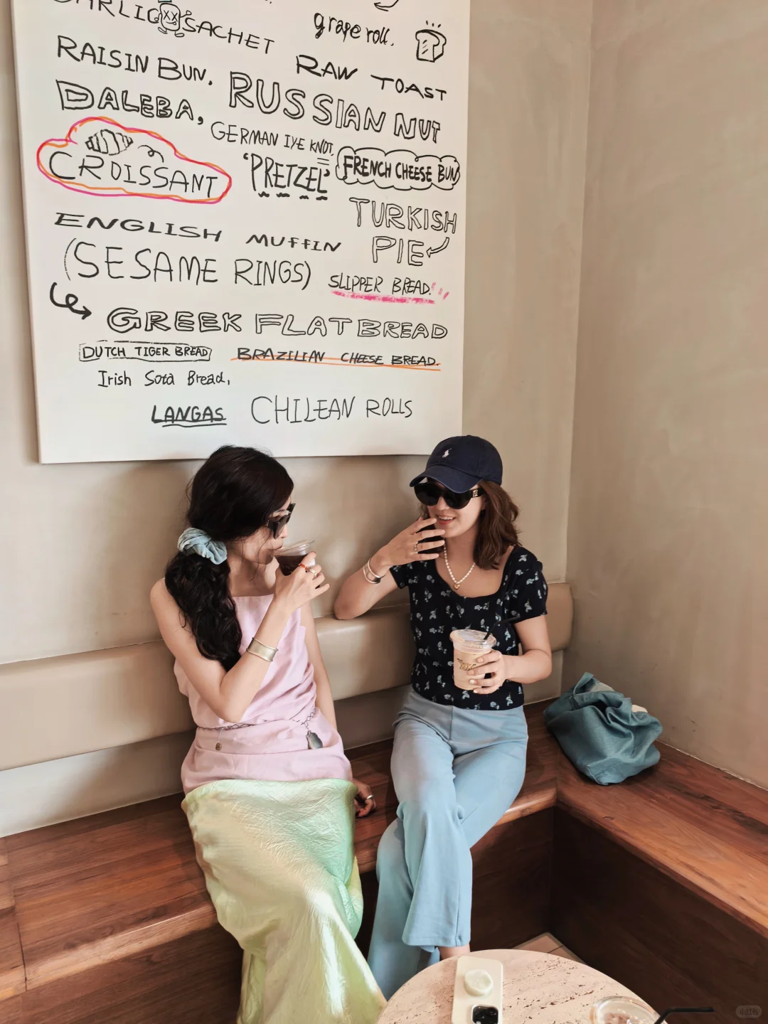 和闺蜜海边穿搭18图?