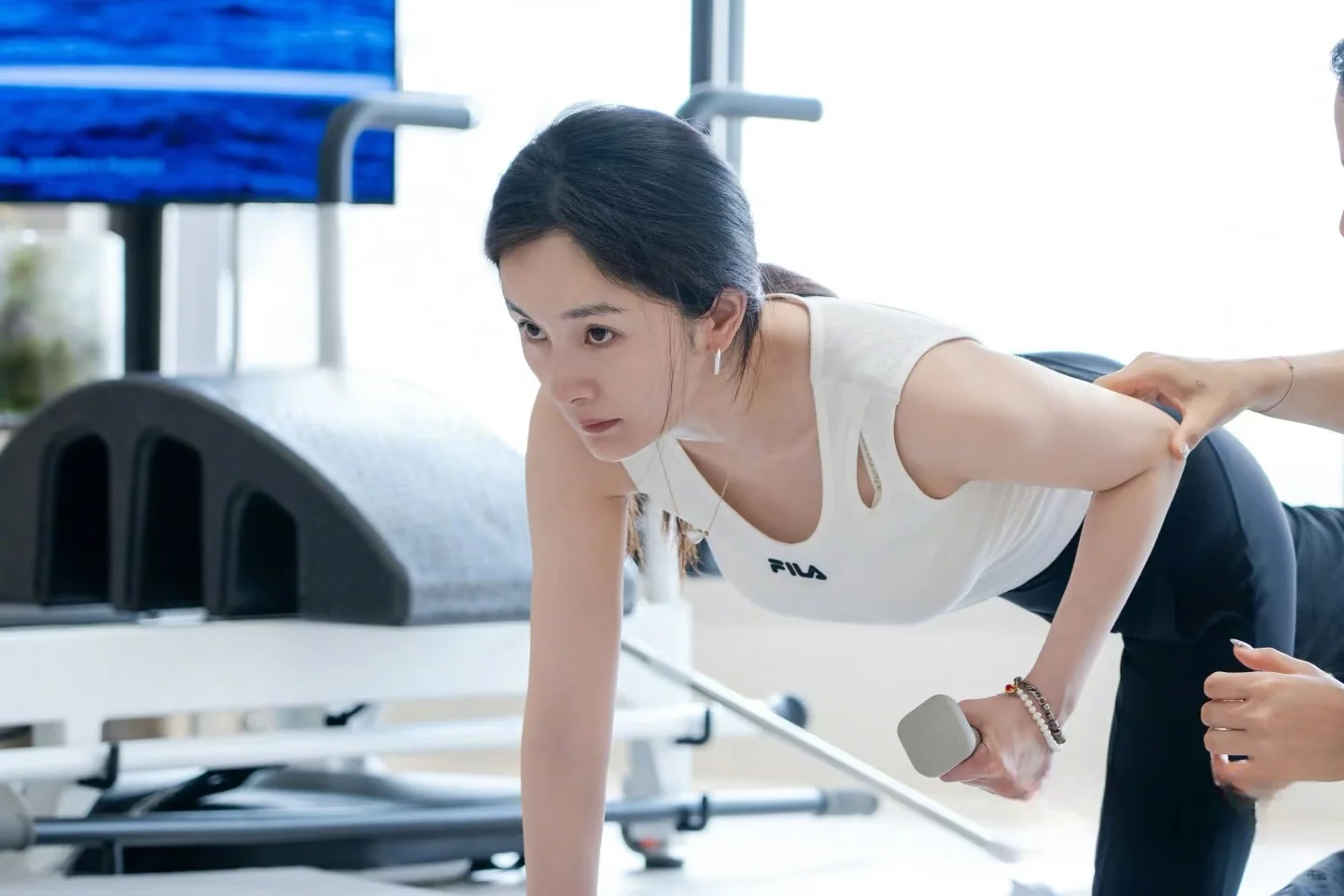 杨幂素颜瑜伽照