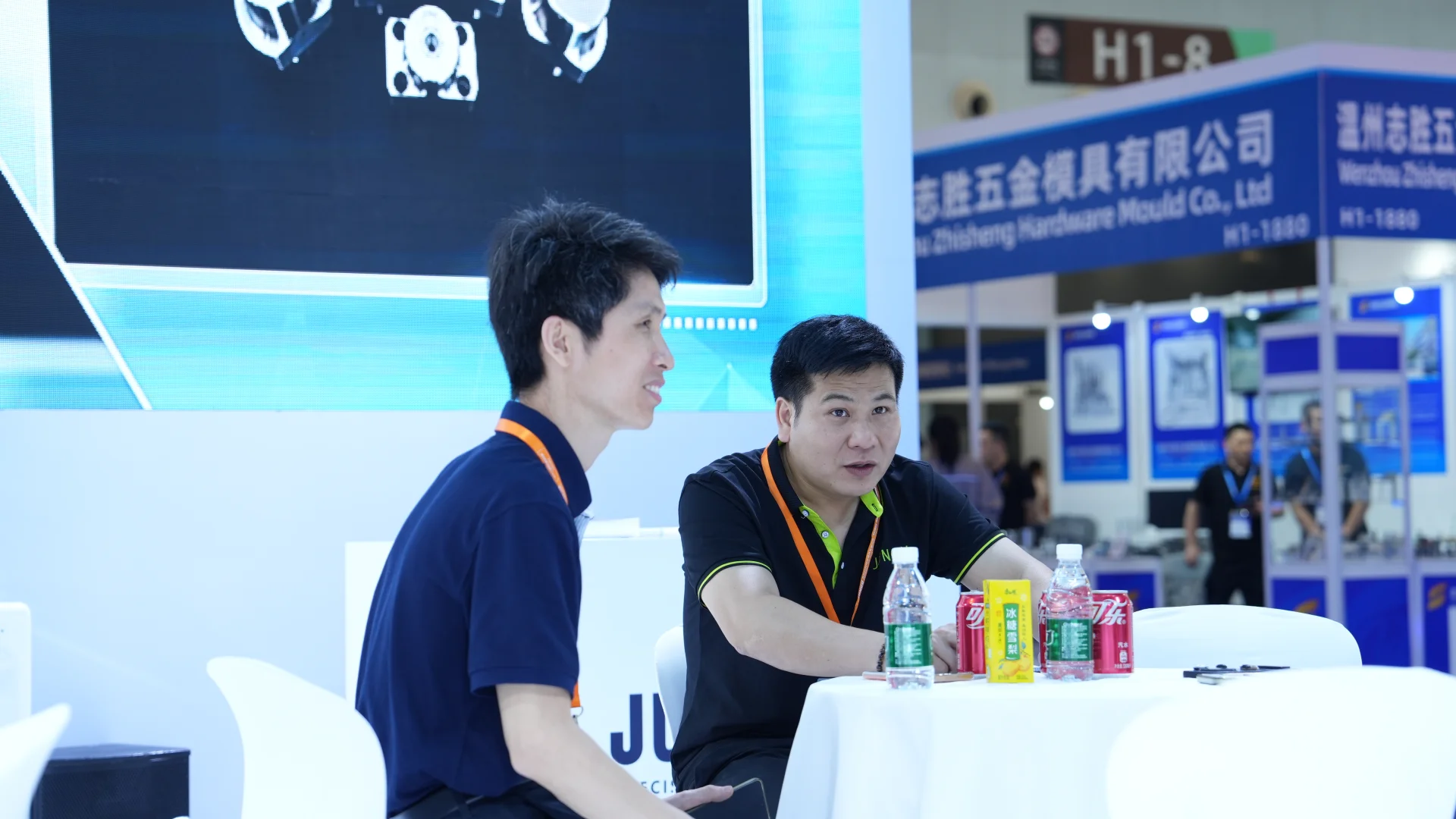 斯塔比奥技术团队探访上海紧固件工业博览会