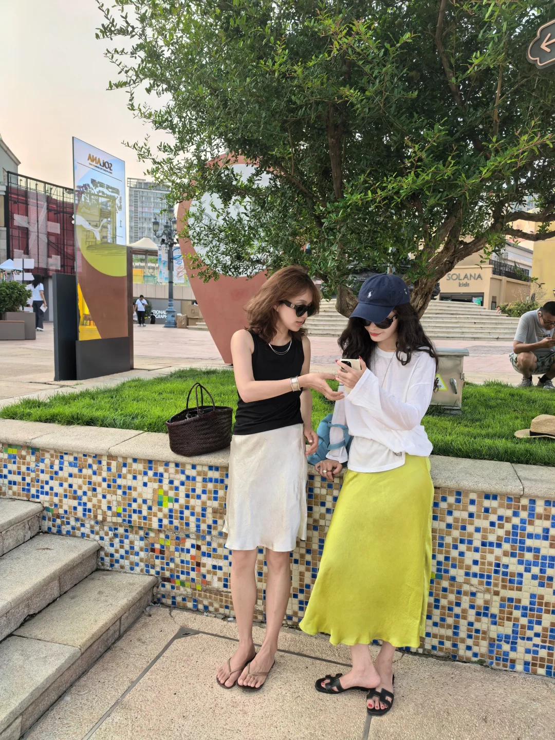 和闺蜜海边穿搭18图?