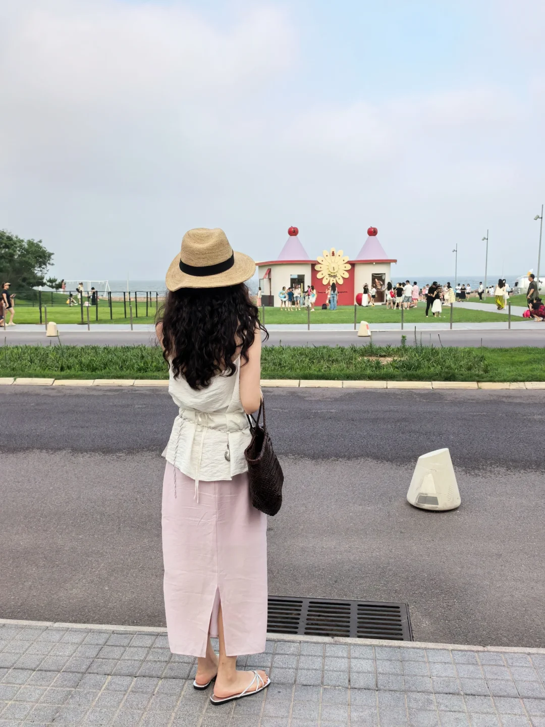 和闺蜜海边穿搭18图?