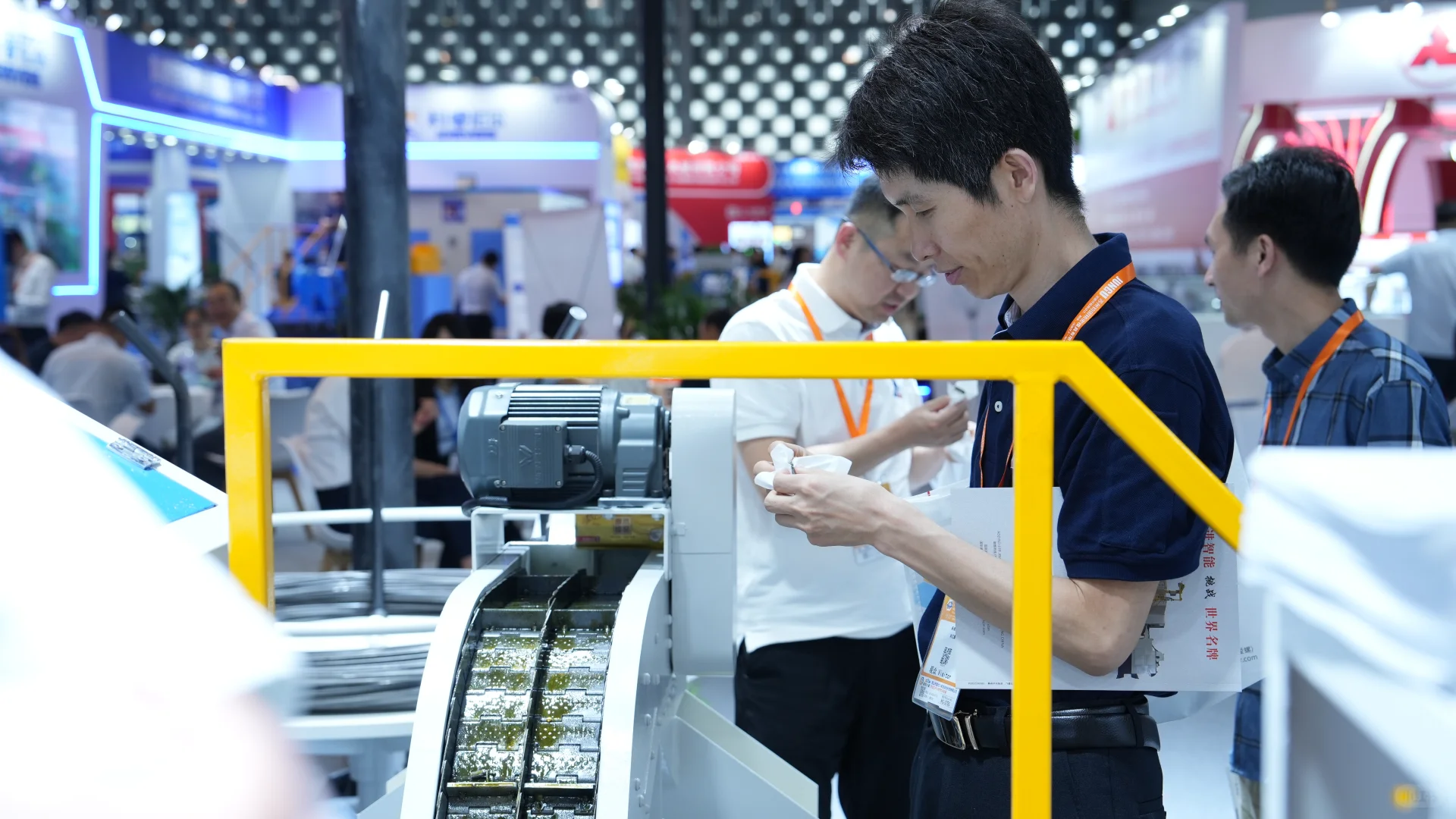 斯塔比奥技术团队探访上海紧固件工业博览会