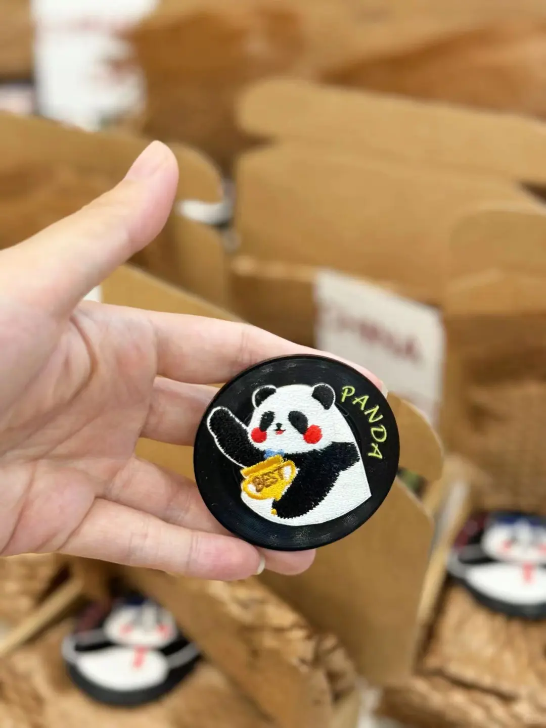 送外国客户，被同事吐槽“拿不出手”?