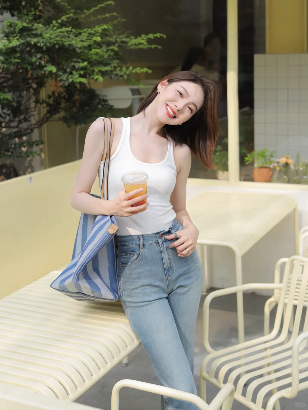 背心+牛仔裤9个绝杀姿势，亲测显瘦10斤！