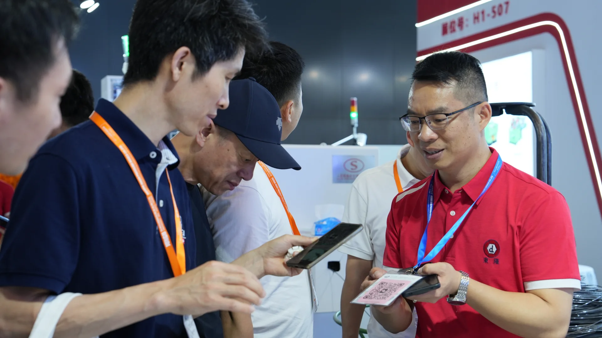 斯塔比奥技术团队探访上海紧固件工业博览会