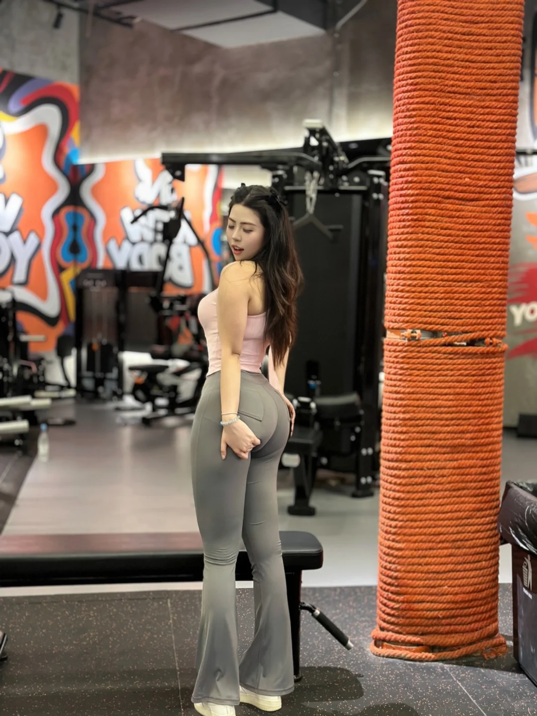 今天是粉色瑜伽裤、好甜好甜