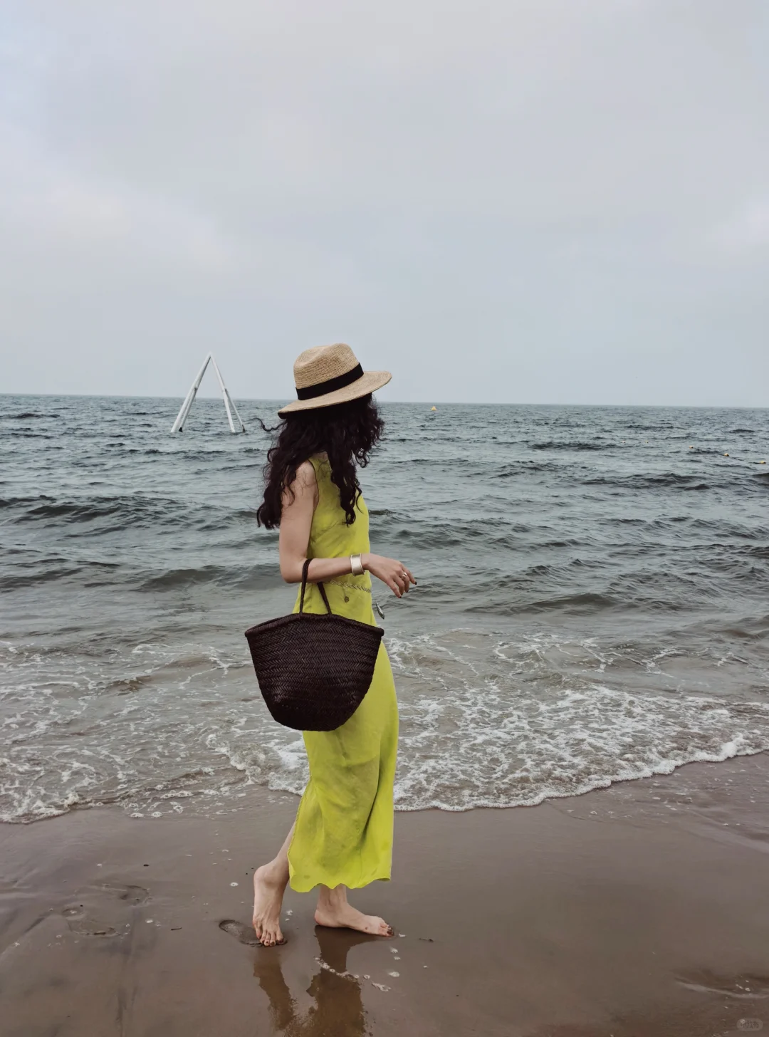 和闺蜜海边穿搭18图?