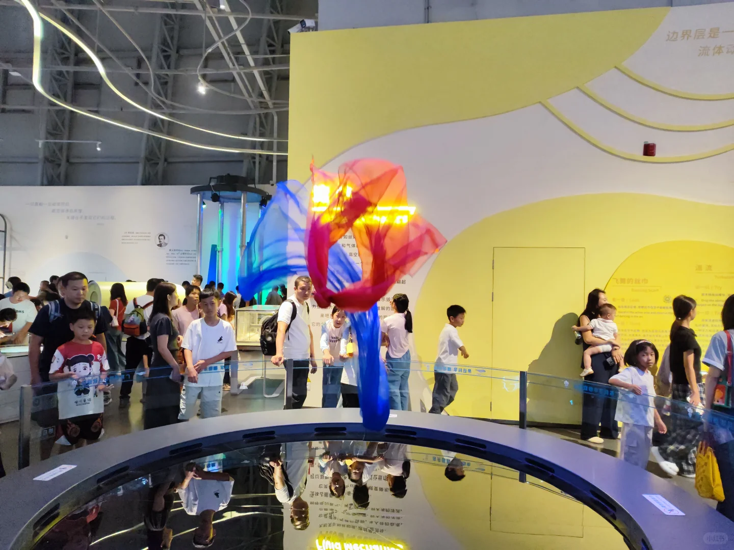 周末带娃逛科技展挖到宝！这些设计墙面绝了