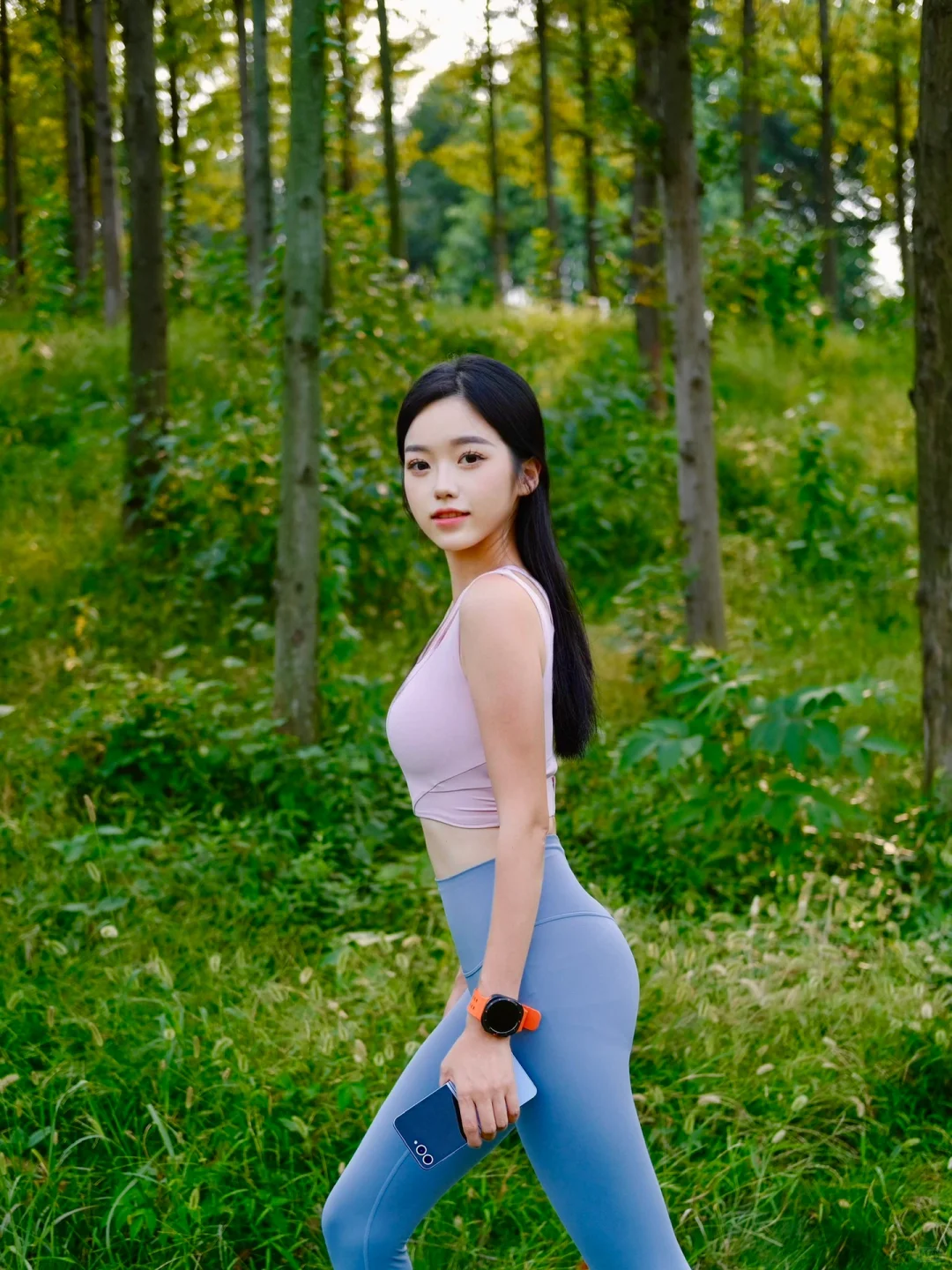 都往人海去，而我在山林?