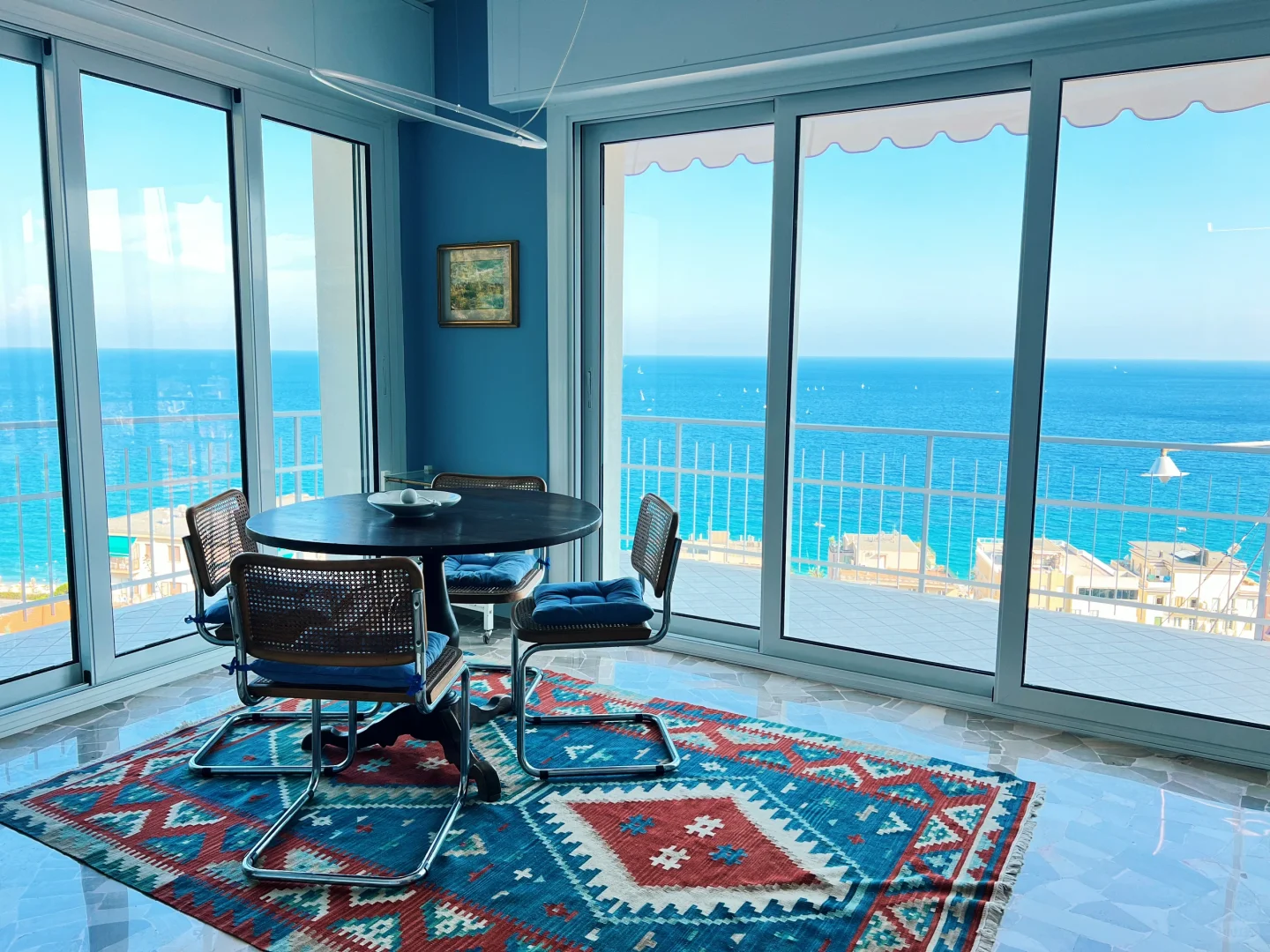 44岁小姐姐晒个肉感身材