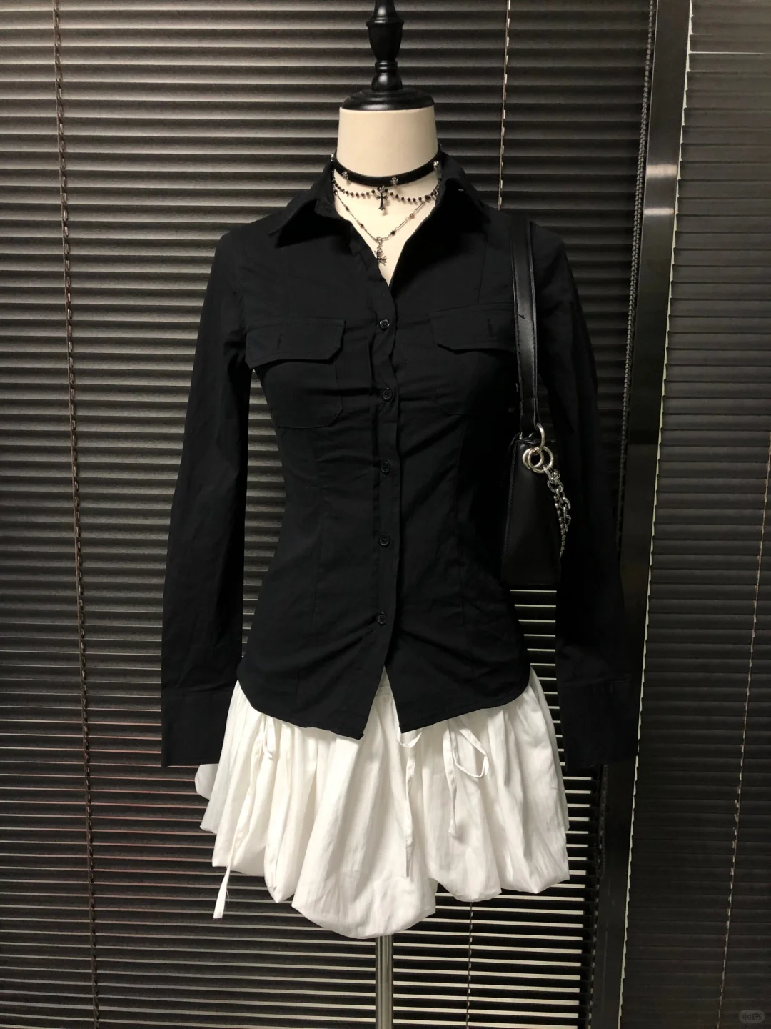 千禧辣妹y2k亚比穿搭?粉色长袖衬衫上衣